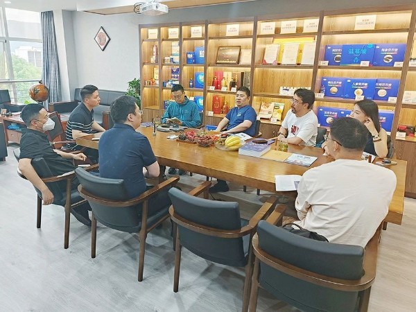 【动态凯发娱乐k8官网】上海和乐春晖电子商务有限公司首席执行官刘迎彬、首席运营官浦明辉一行莅临公司参观指导
